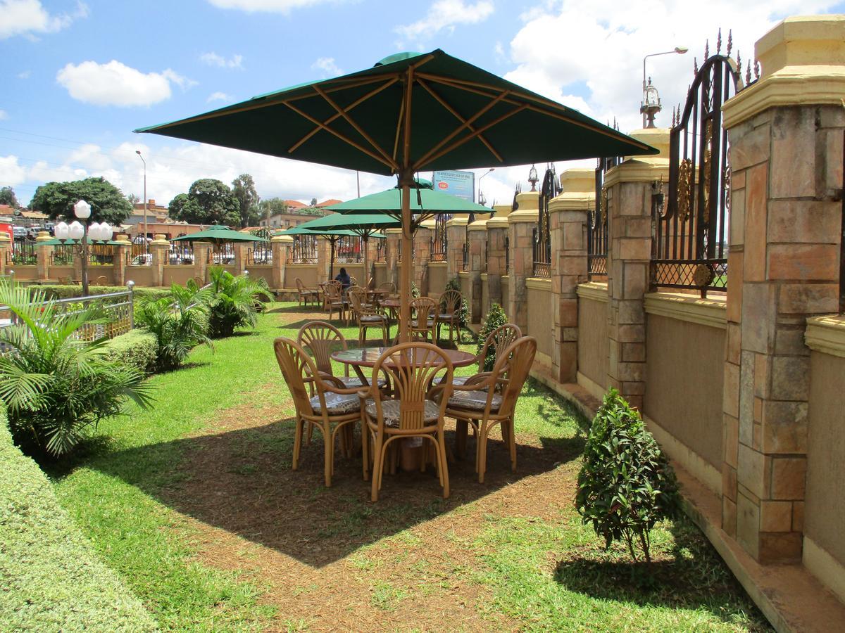 La Grande Hotel Kampala Exterior foto